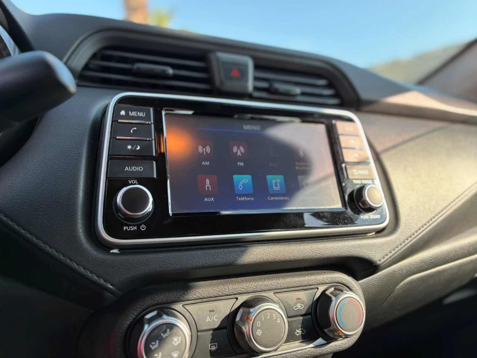 Nissan Versa 2025 - Imagen 15 de 20