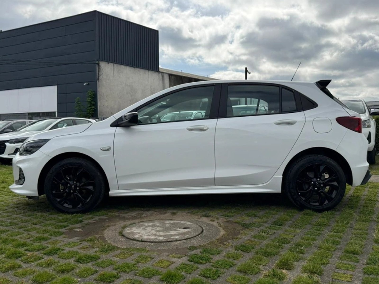 Chevrolet Onix 2024 - Imagen 10 de 19