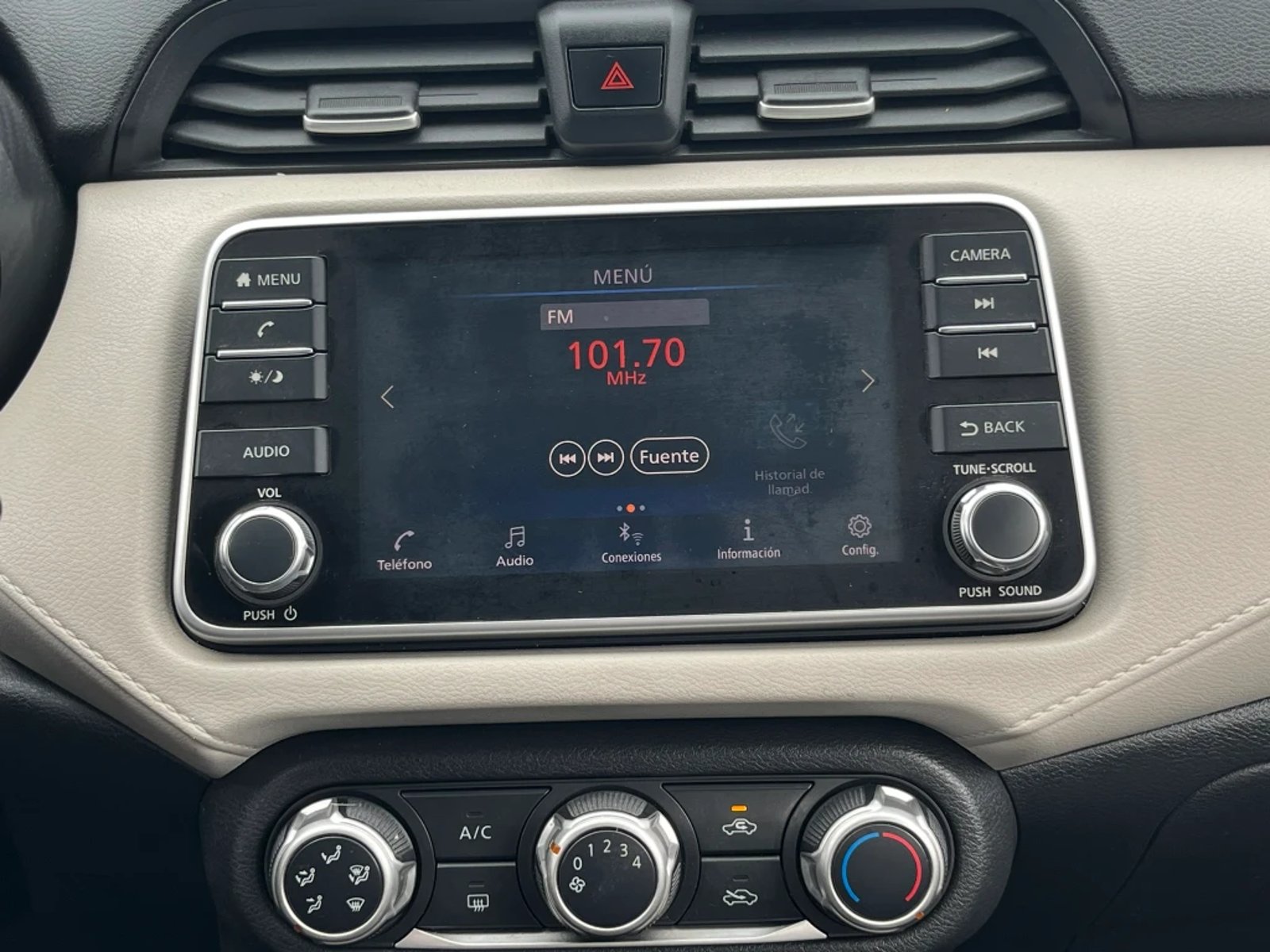 Nissan VERSA 1.6 ADVANCE 4X2 MT 4P 2020 - Imagen 18 de 20