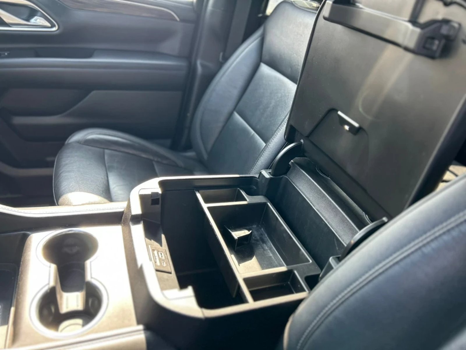 Chevrolet SUBURBAN 5.3L Z71 AWD AT 5P 2022 - Imagen 19 de 20