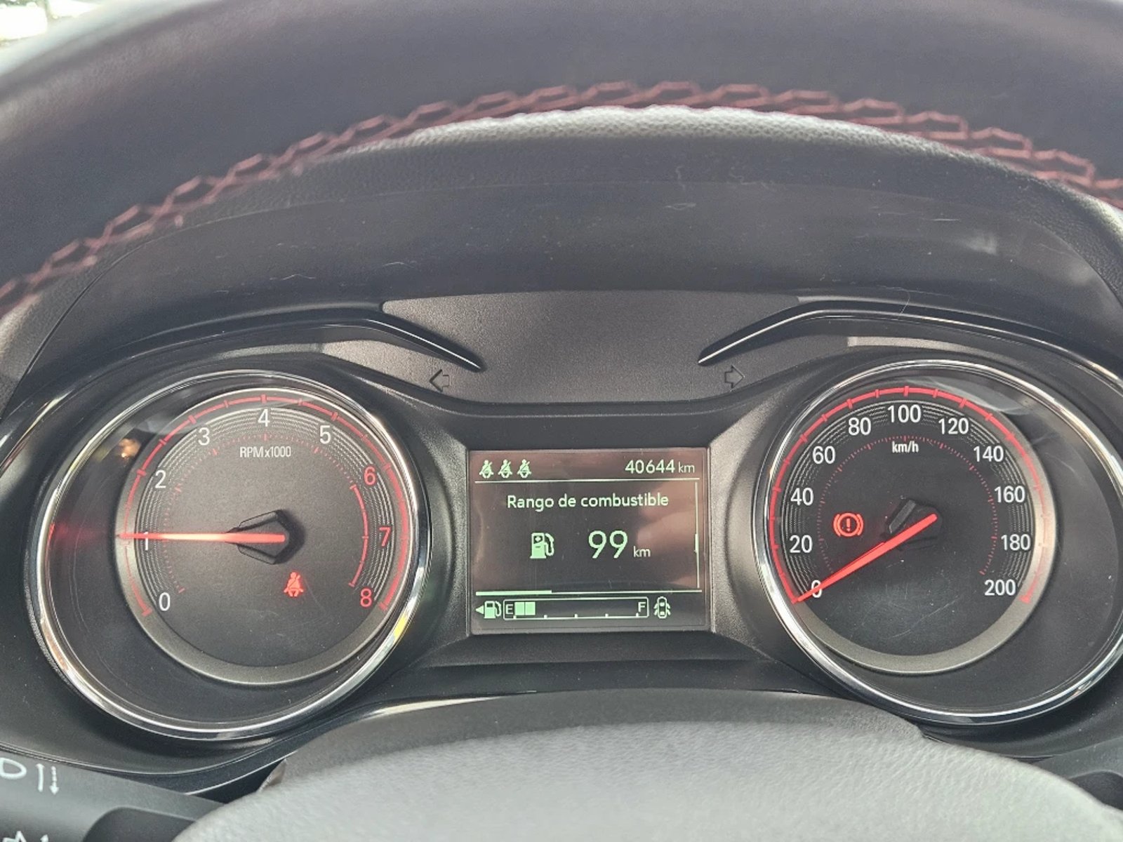 Chevrolet ONIX 1.0T RS R 4X2 HB MT 5P 2024 - Imagen 18 de 20