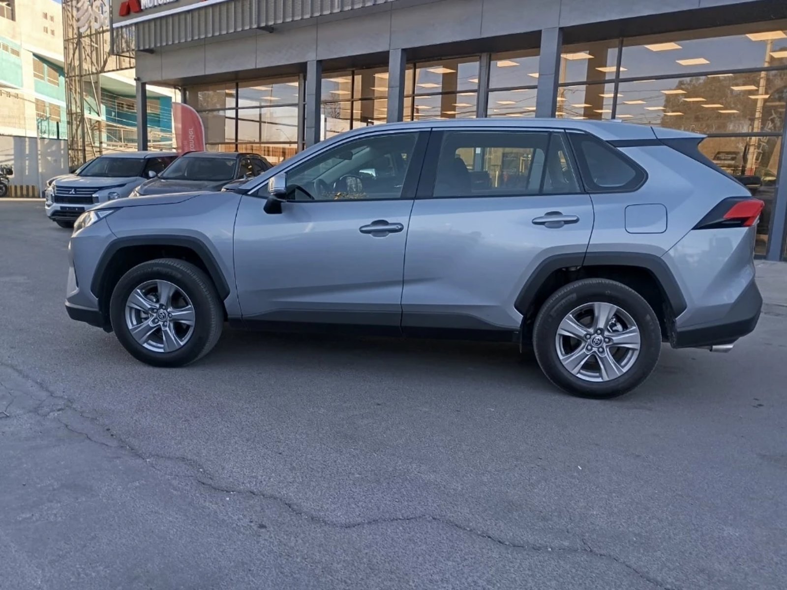 Toyota Rav4 2025 - Imagen 8 de 20
