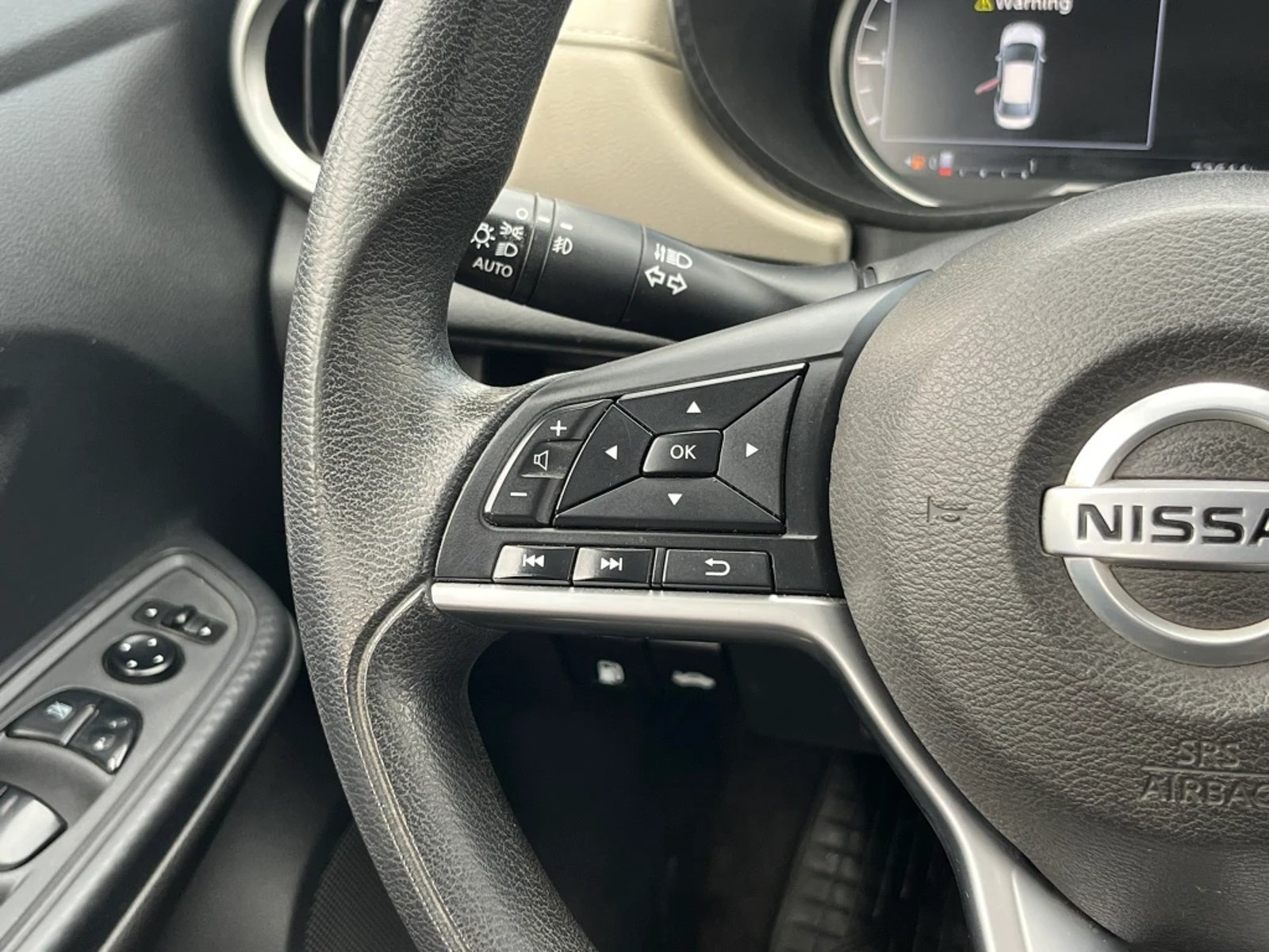 Nissan VERSA 1.6 ADVANCE 4X2 MT 4P 2020 - Imagen 16 de 20