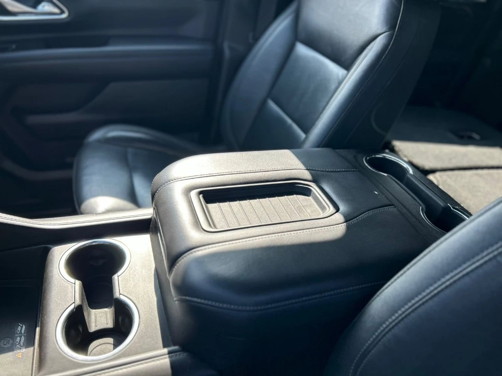 Chevrolet SUBURBAN 5.3L Z71 AWD AT 5P 2022 - Imagen 18 de 20