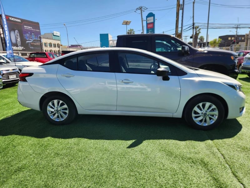 Nissan Versa 2025 - Imagen 4 de 20
