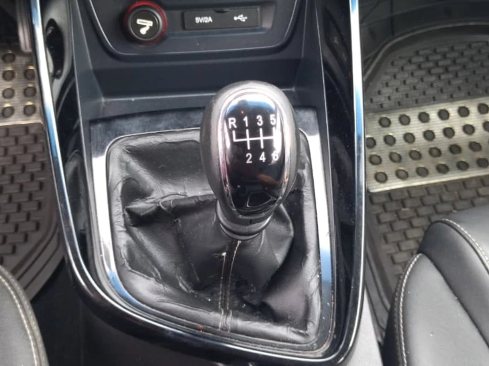Chevrolet CAPTIVA 1.5T PREMIER FWD MT 5P 2022 - Imagen 13 de 16