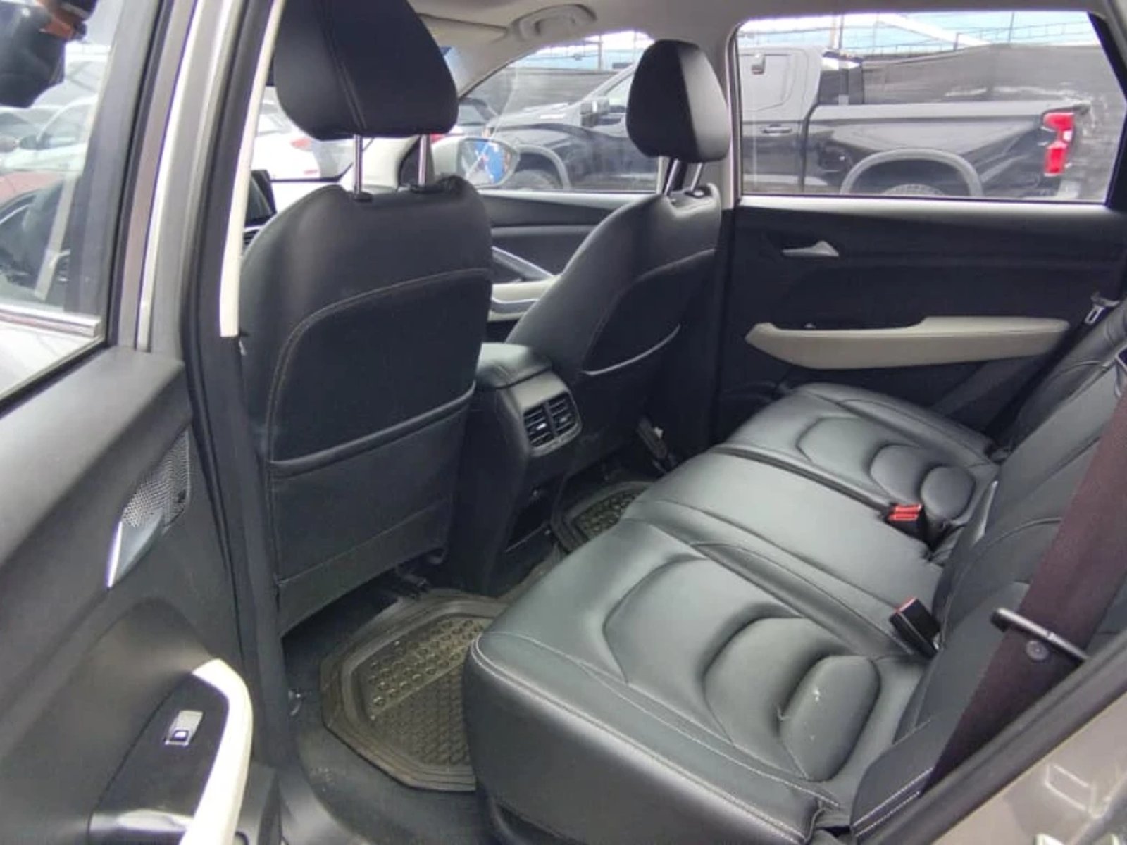 Chevrolet CAPTIVA 1.5T PREMIER FWD MT 5P 2022 - Imagen 16 de 16