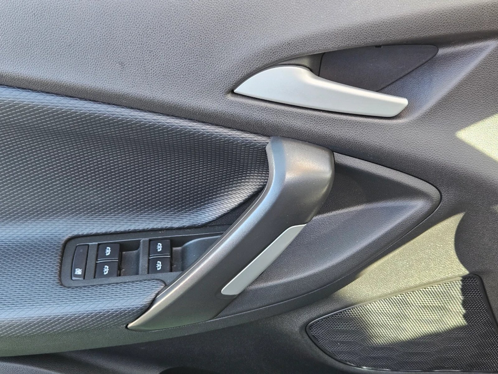 Chevrolet TRACKER 1.2T LTZ R 4X2 AT 5P 2025 - Imagen 16 de 19