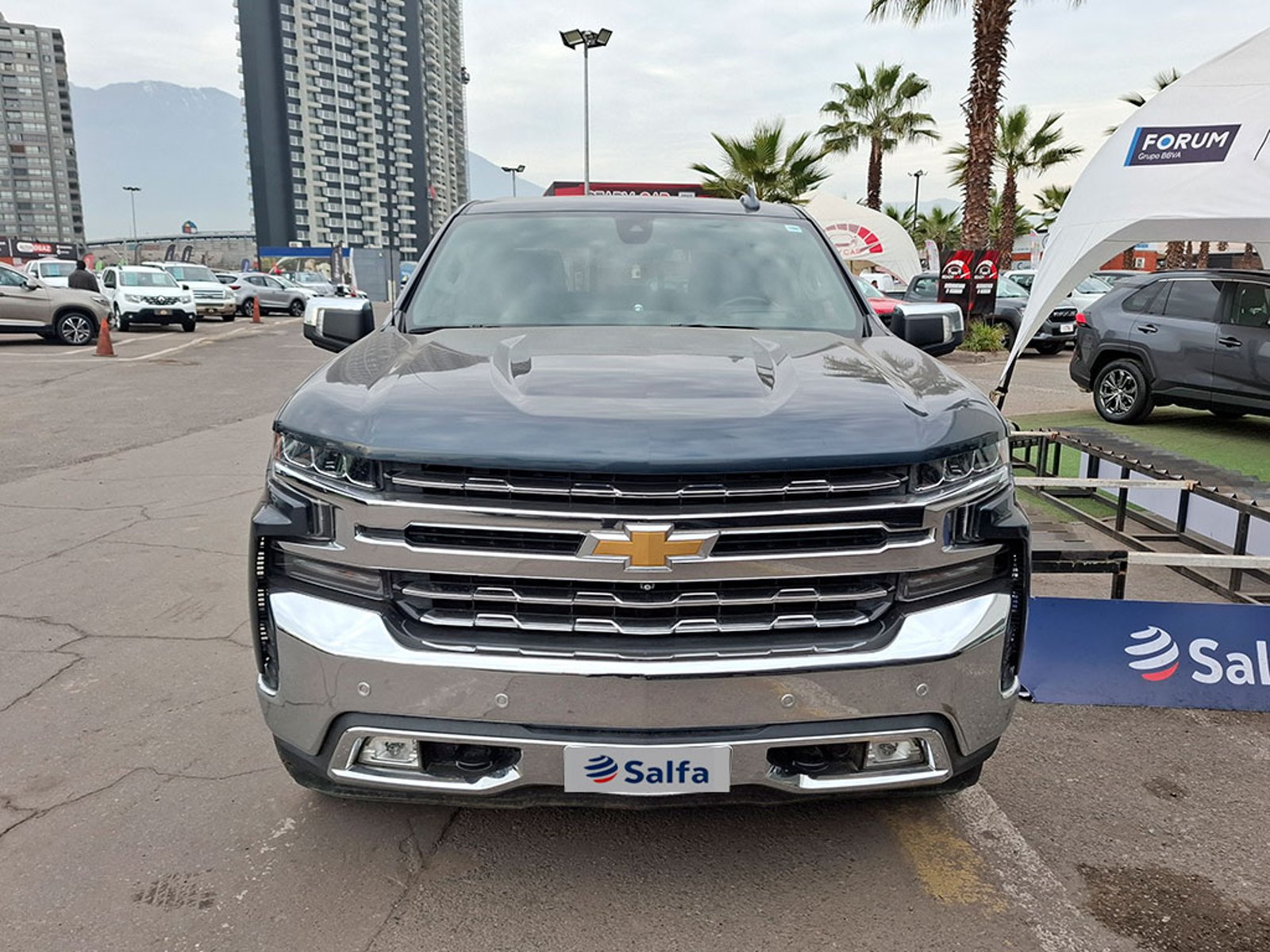 Chevrolet Silverado 2020 - Foto 2 de 20