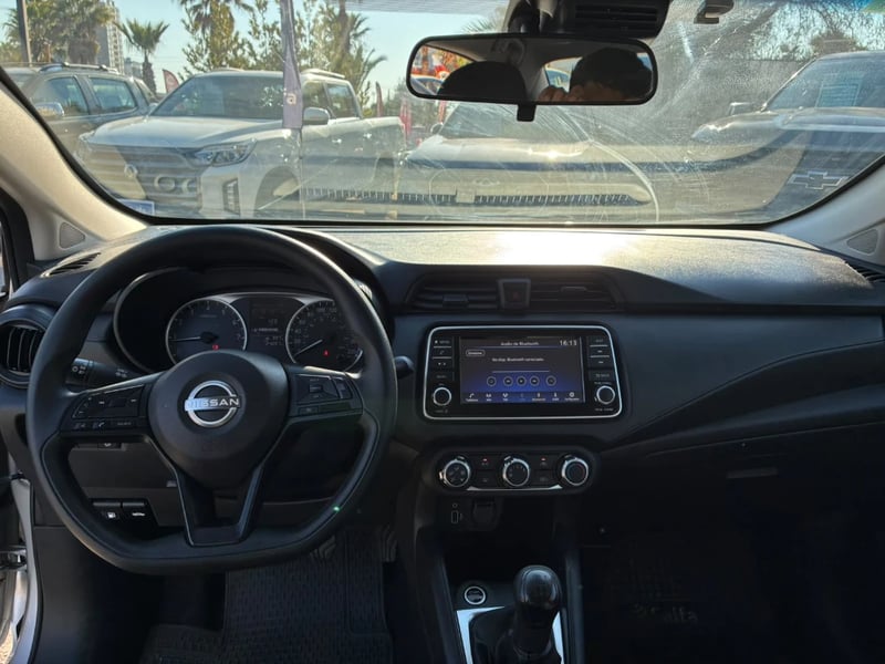 Nissan Versa 2025 - Imagen 10 de 20