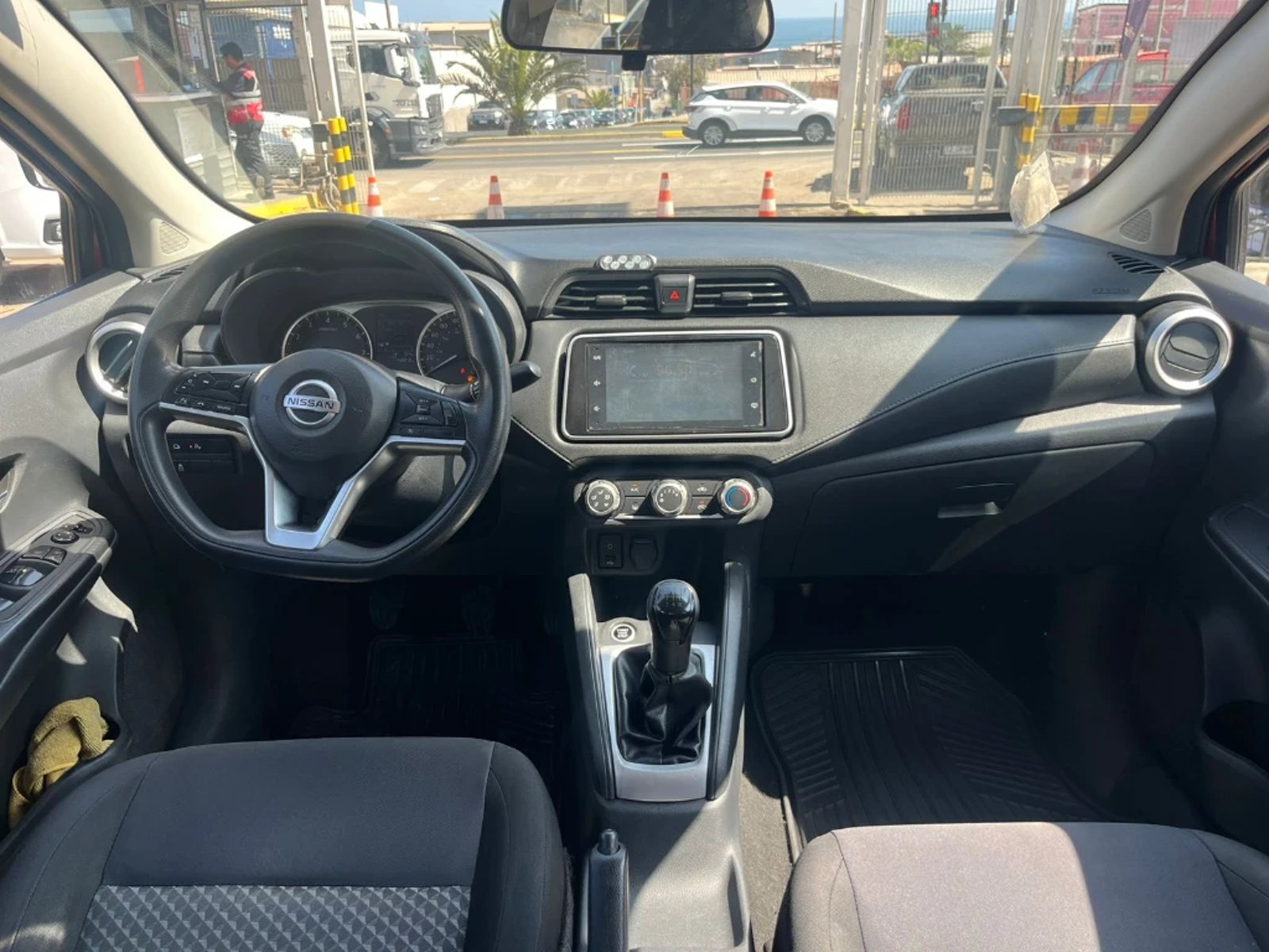 Nissan VERSA 1.6 SENSE 4X2 MT 4P 2023 - Imagen 11 de 20