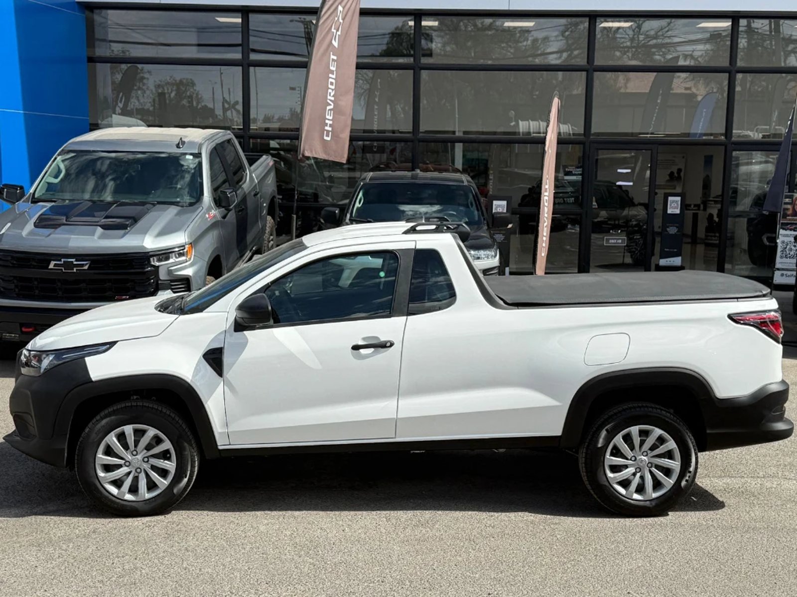 RAM 700 1.3 SLT 4X2 CAB. SIM. MT 2P 2026 - Imagen 9 de 20
