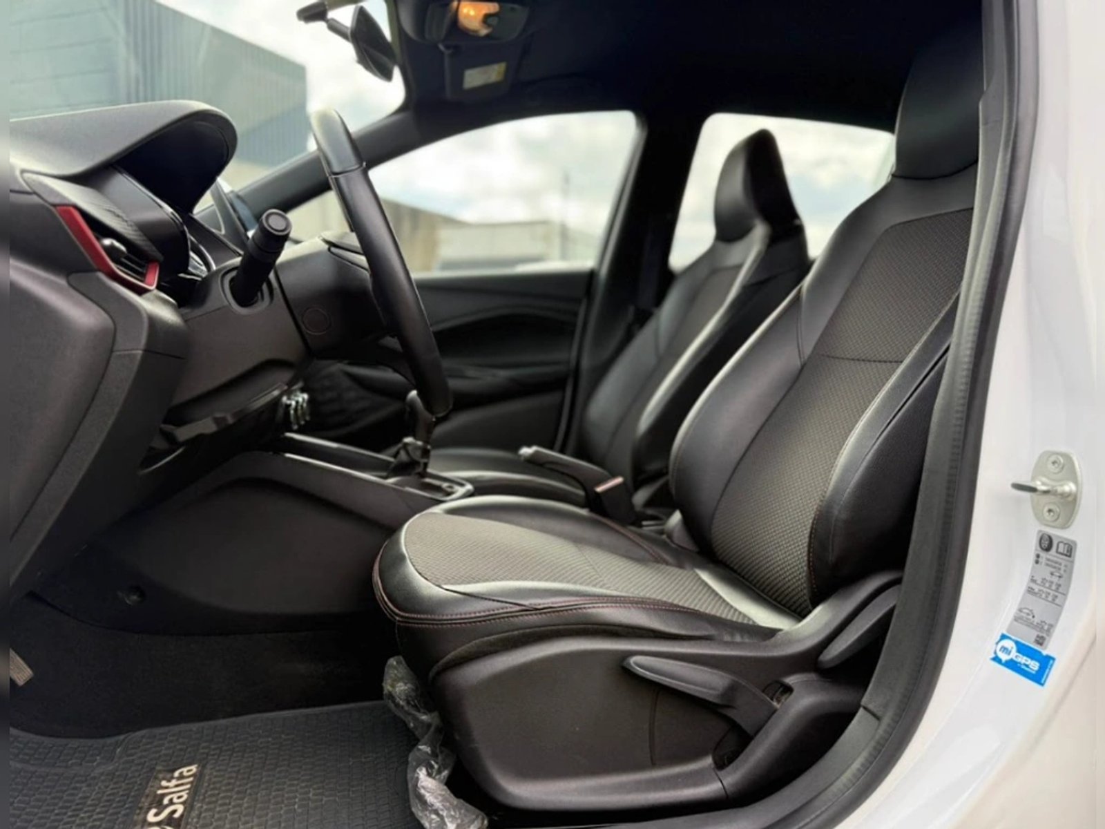 Chevrolet Onix 2024 - Imagen 13 de 19