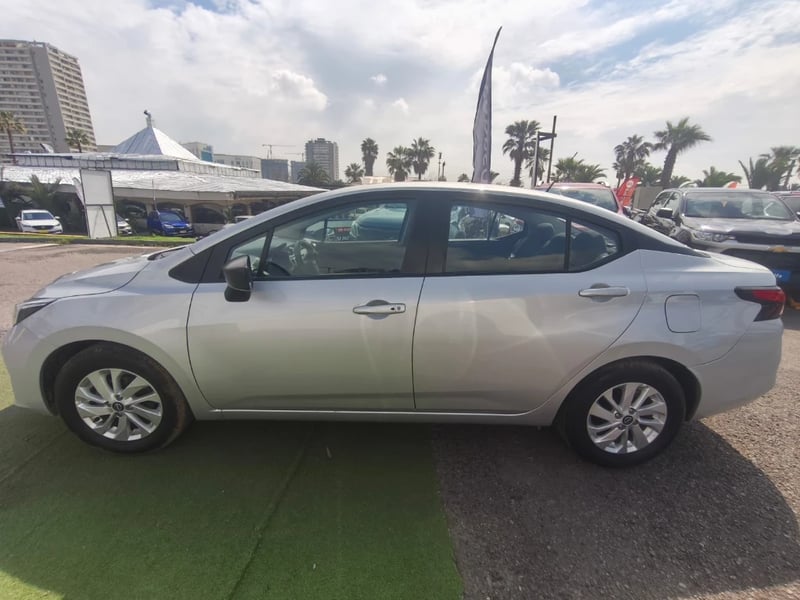 Nissan Versa 2025 - Imagen 8 de 20