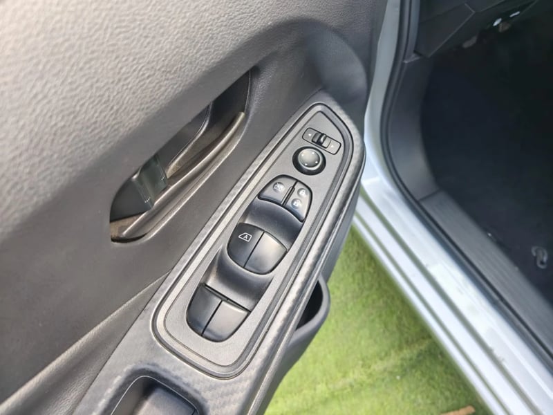 Nissan Versa 2025 - Imagen 17 de 20