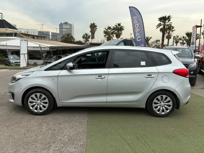 Kia Carens 2015 - Imagen 8 de 20