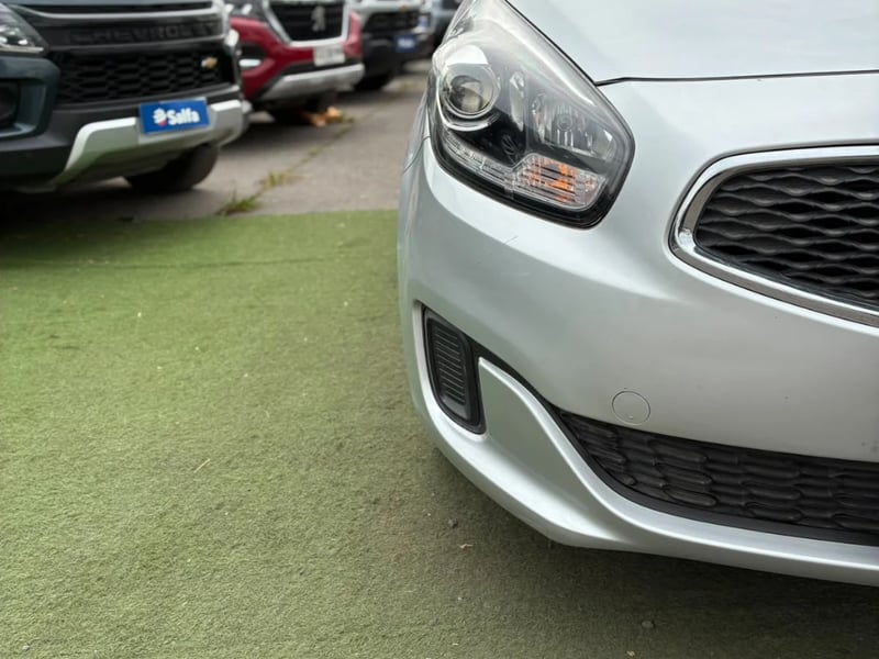 Kia Carens 2015 - Imagen 10 de 20