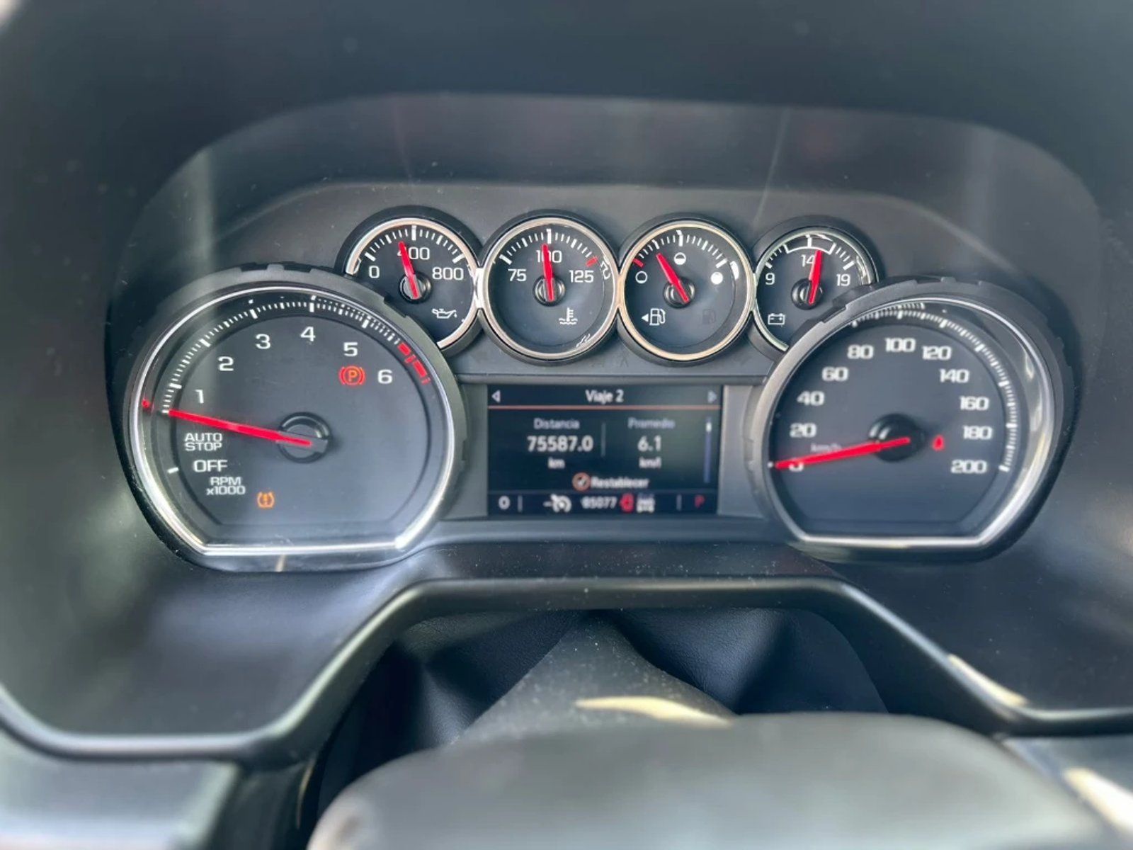 Chevrolet SUBURBAN 5.3L Z71 AWD AT 5P 2022 - Imagen 11 de 20