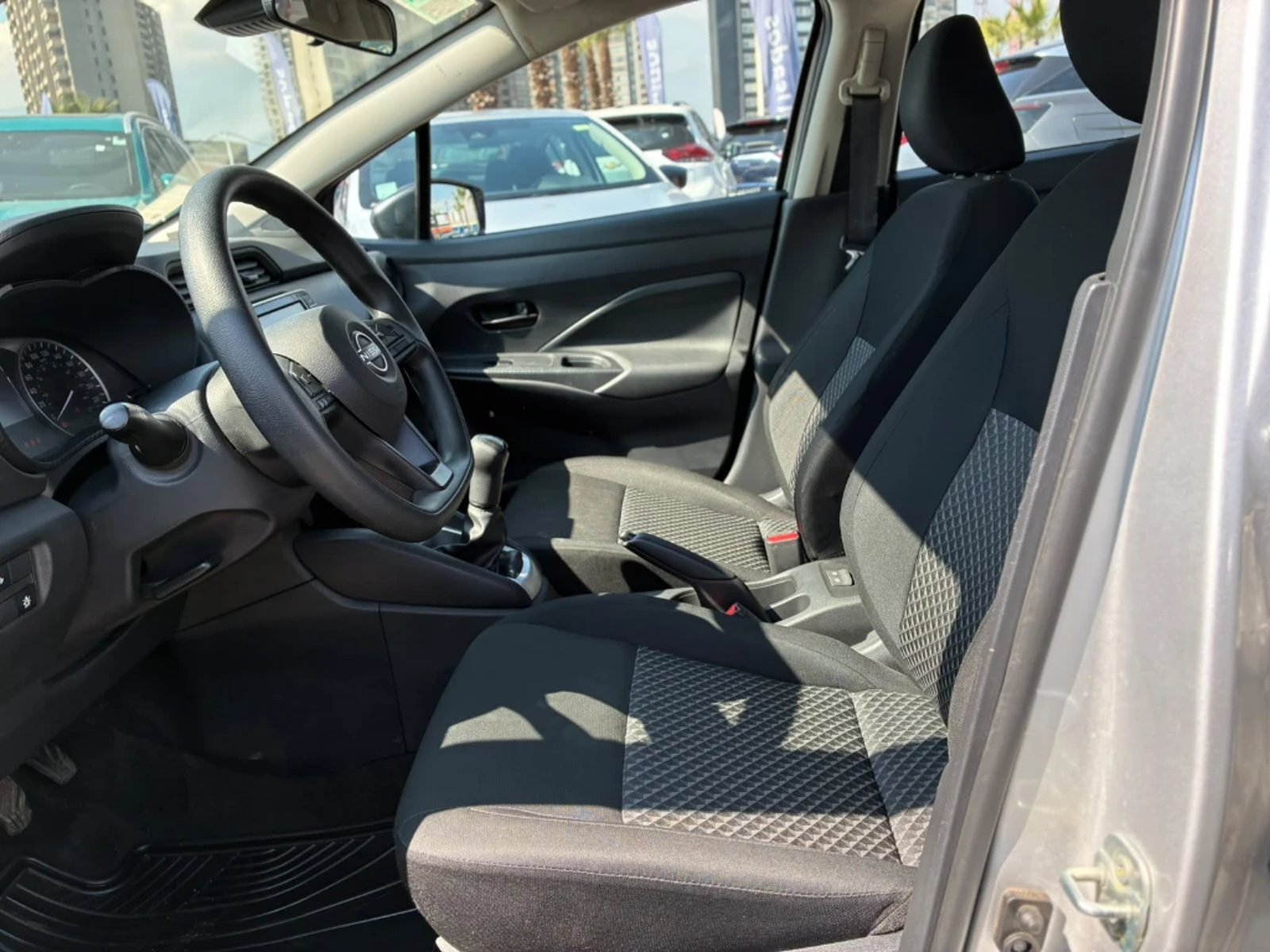 Nissan Versa 2025 - Imagen 10 de 20