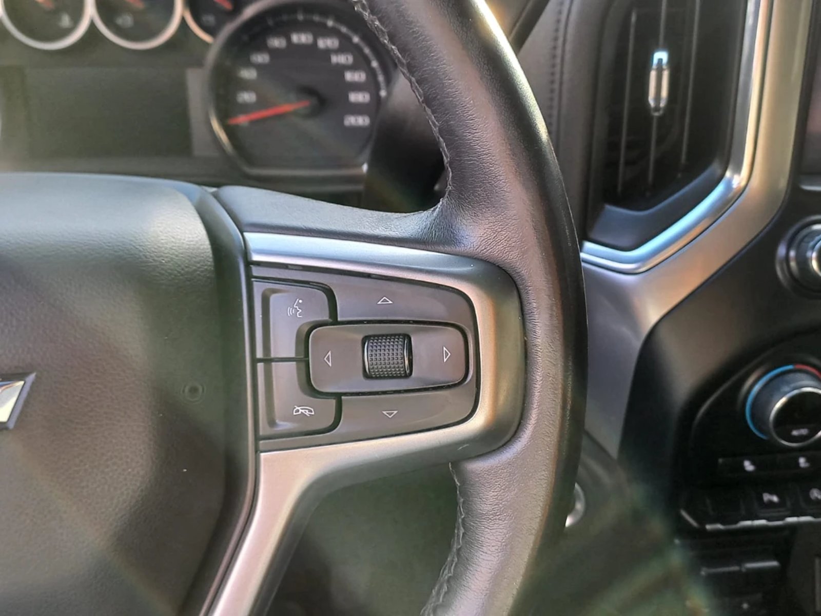 Chevrolet SILVERADO 5.3 LT TRAILBOSS Z71 4X4 AT 4P 2022 - Imagen 20 de 20