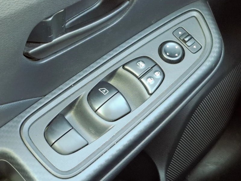 Nissan Versa 2025 - Imagen 12 de 20