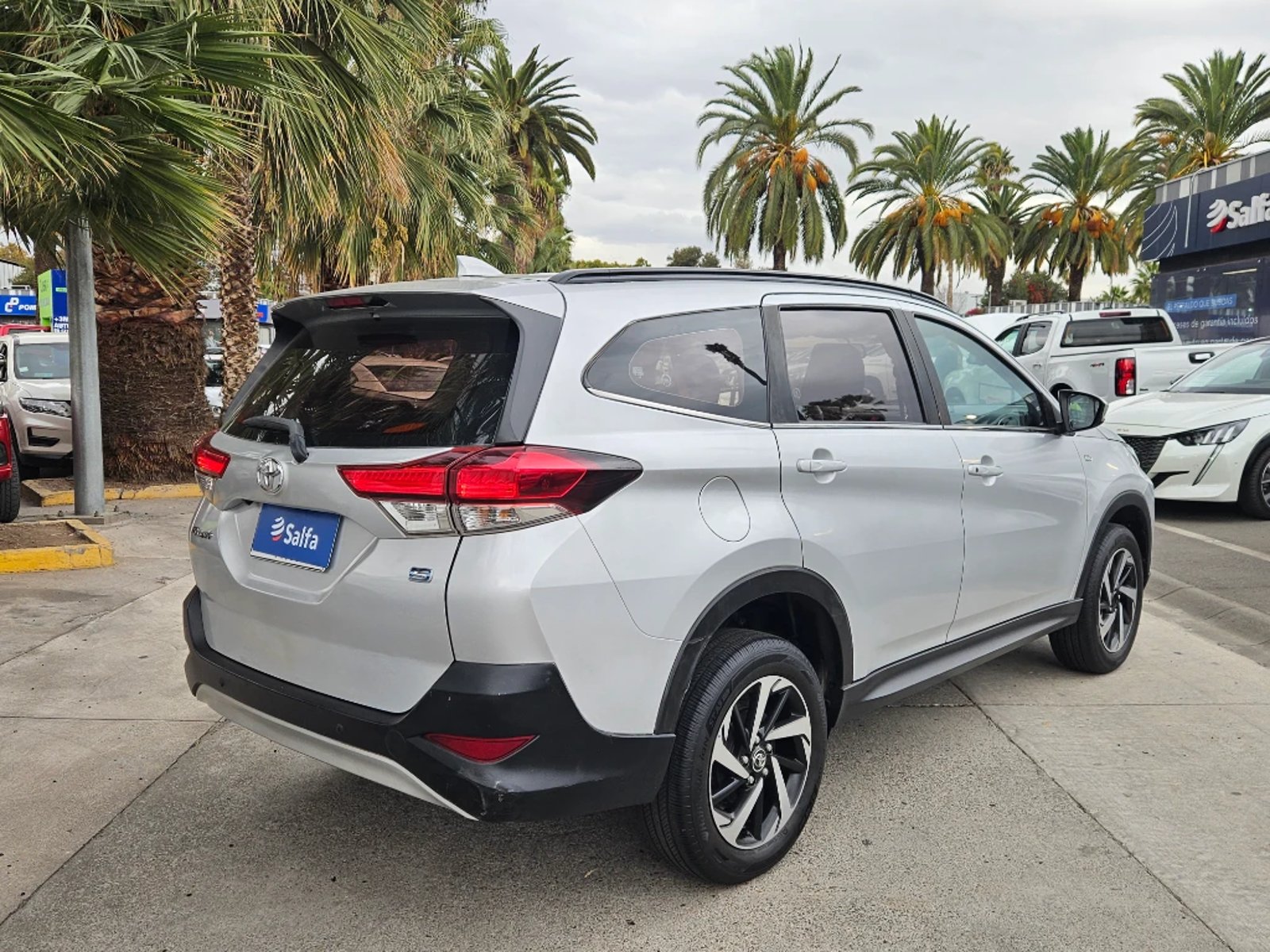 TOYOTA RUSH 1.5 XLI 4X2 MT 5P 2022 - Imagen 5 de 20