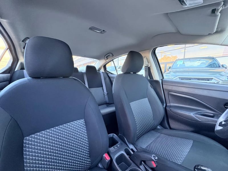Nissan Versa 2025 - Imagen 13 de 20
