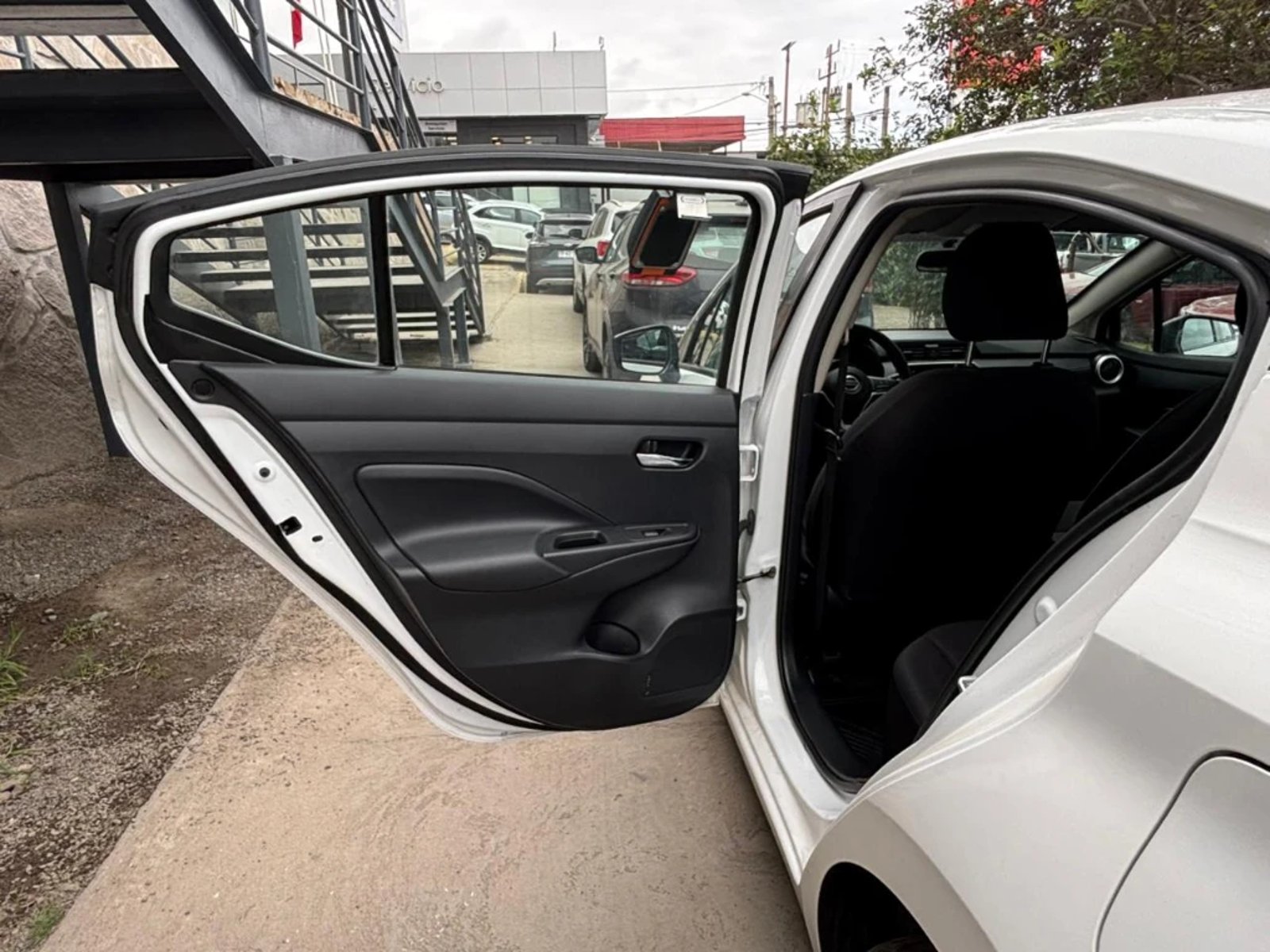 Nissan Versa 2023 - Imagen 14 de 15