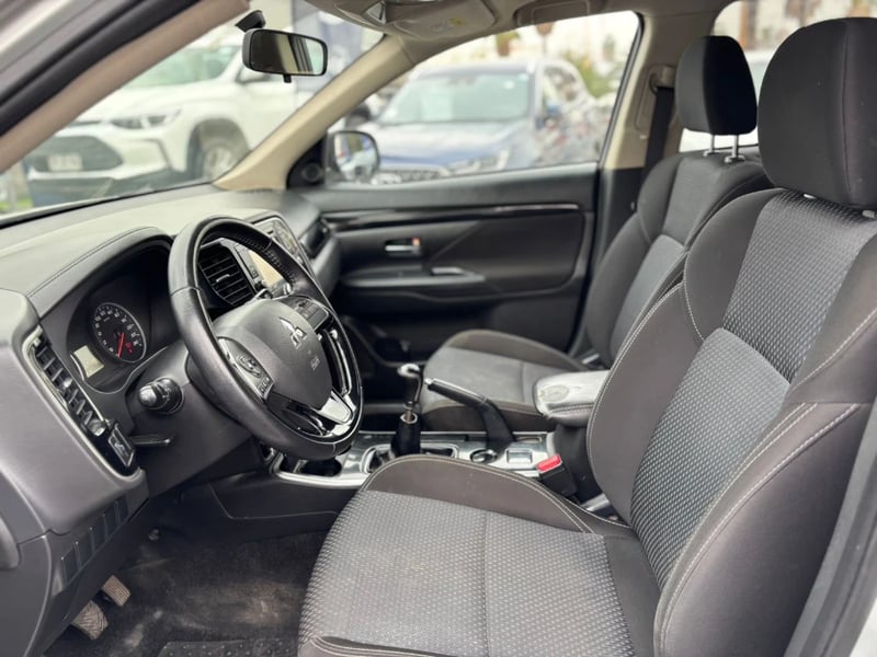 Mitsubishi Outlander 2021 - Imagen 16 de 20