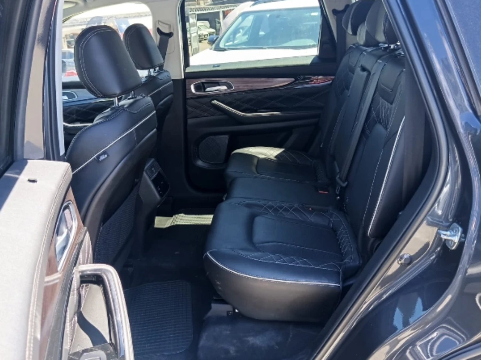 Exeed VX 2.0T UNLIMITED AWD DCT AT 5P 2024 - Imagen 11 de 16