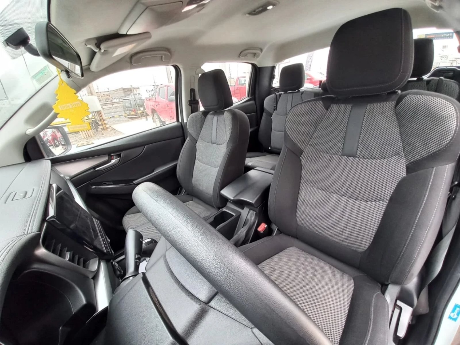 Mazda Bt-50 2024 - Imagen 19 de 20