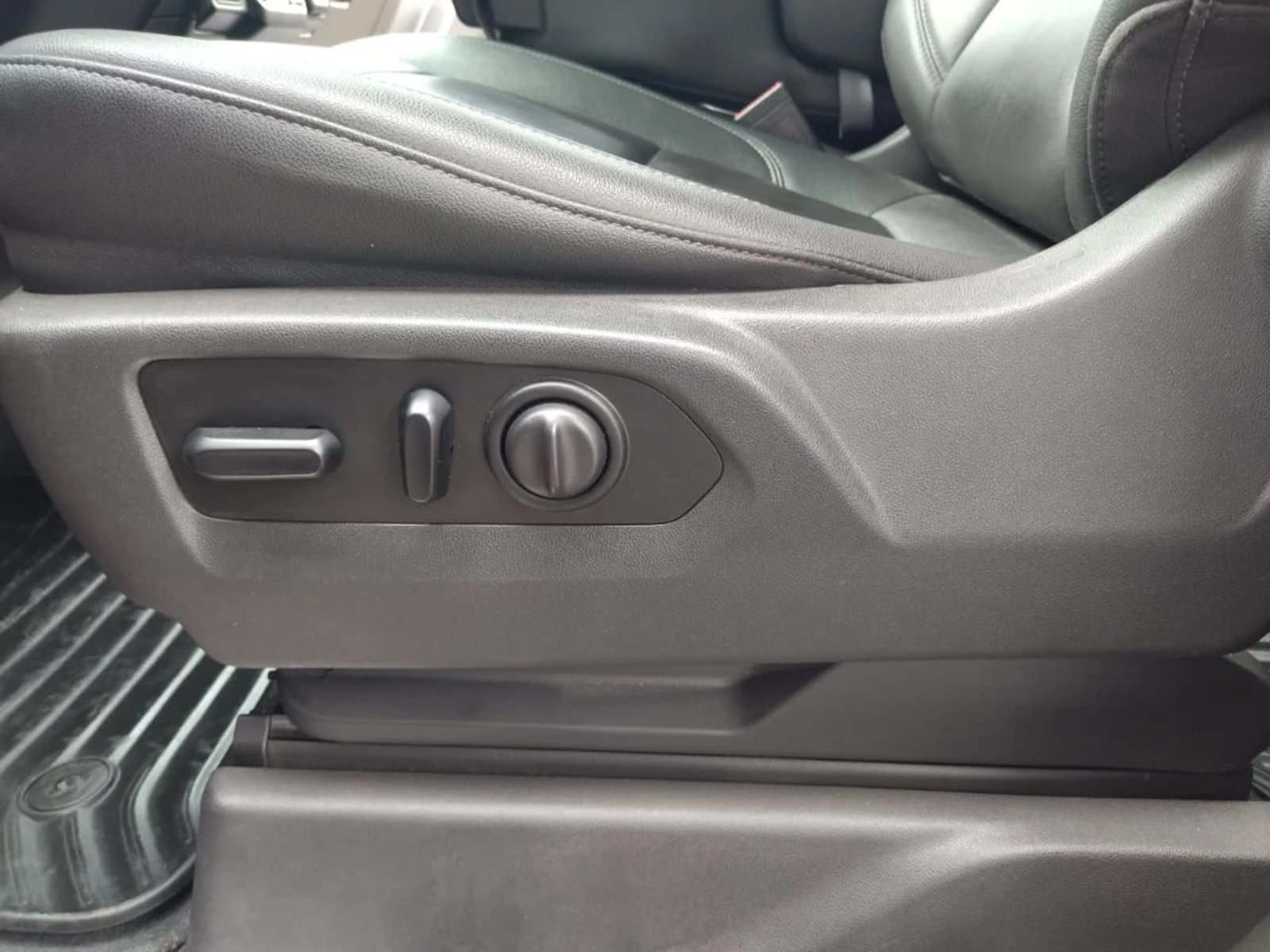 Chevrolet Silverado 2021 - Imagen 17 de 20