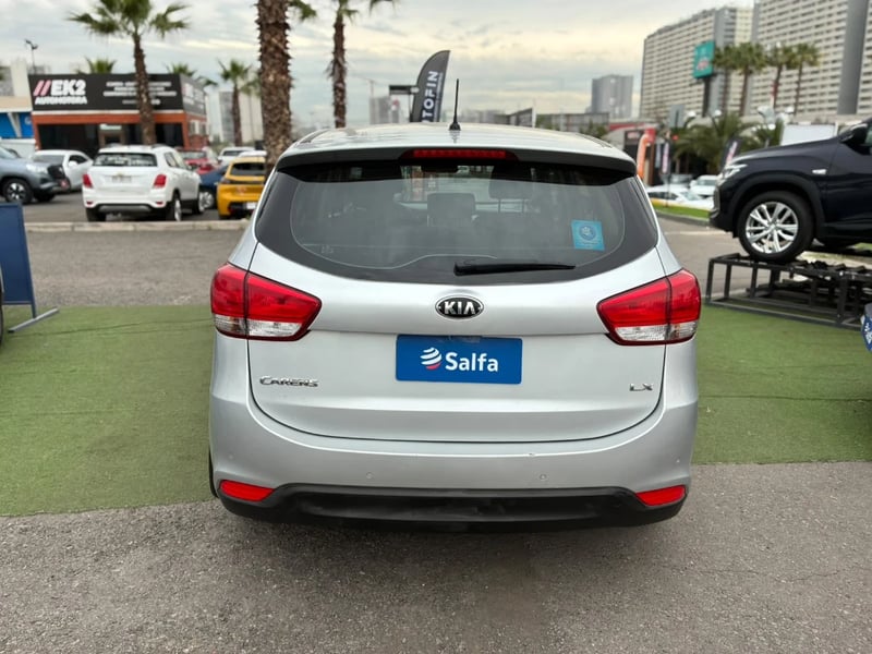 Kia Carens 2015 - Imagen 6 de 20