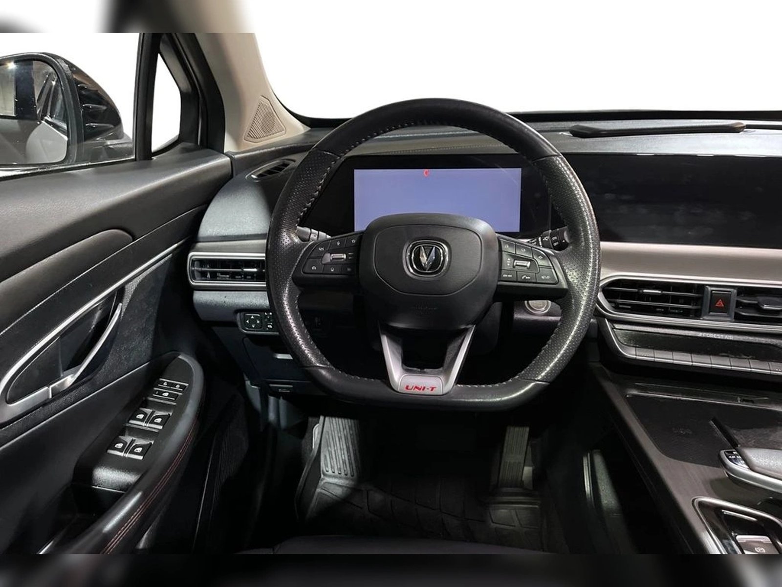 CHANGAN UNI-T 1.5 ELITE AT 2024 - Imagen 12 de 18