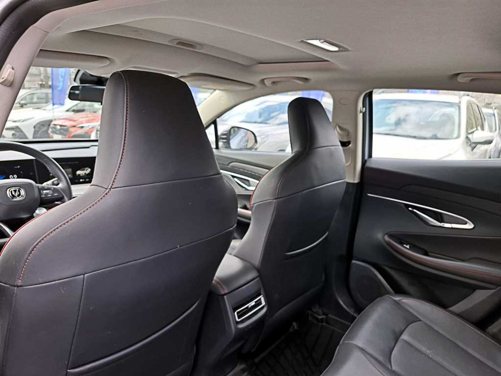Changan UNI-T 1.5 LUXURY AT 2024 - Imagen 16 de 20