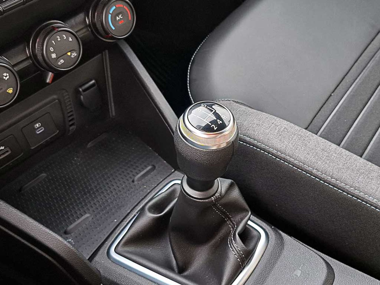 Renault DUSTER 1.6 INTENS MT 2026 - Imagen 19 de 20