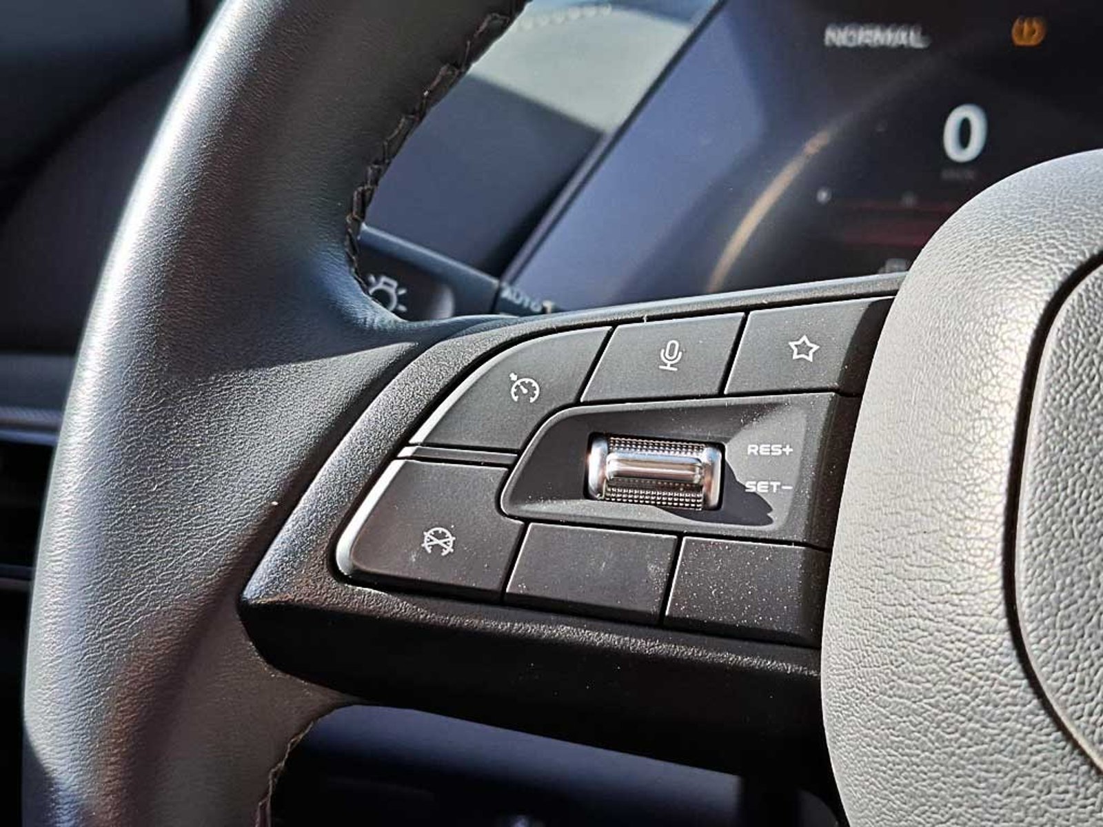 Changan UNI-T 1.5  4X2 AT 5P 2024 - Imagen 16 de 20
