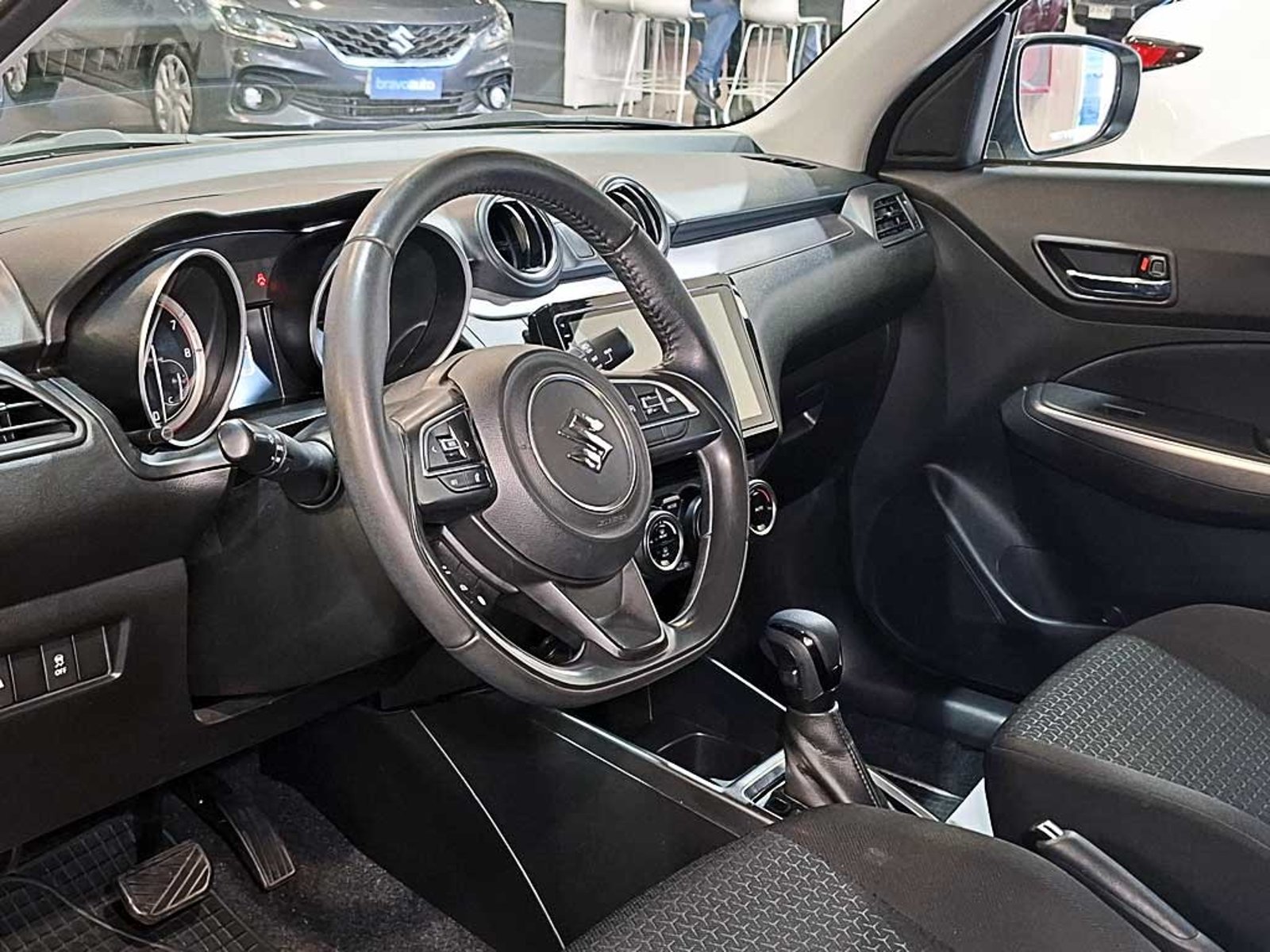 SUZUKI SWIFT 1.2 GLX PLUS AT 2023 - Imagen 10 de 20
