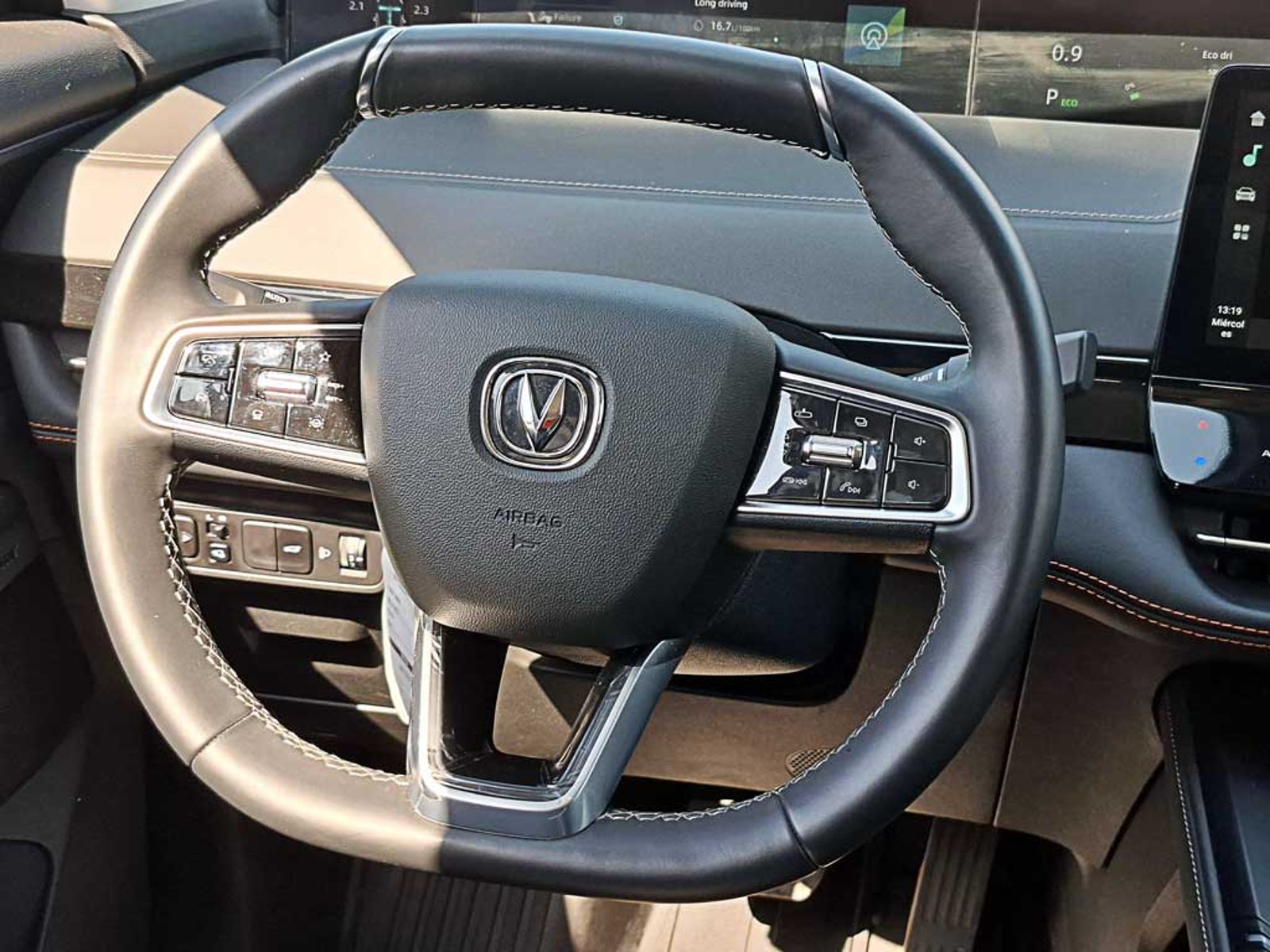 Changan UNI-K 2.0 T LUXURY AT 2025 - Imagen 10 de 20