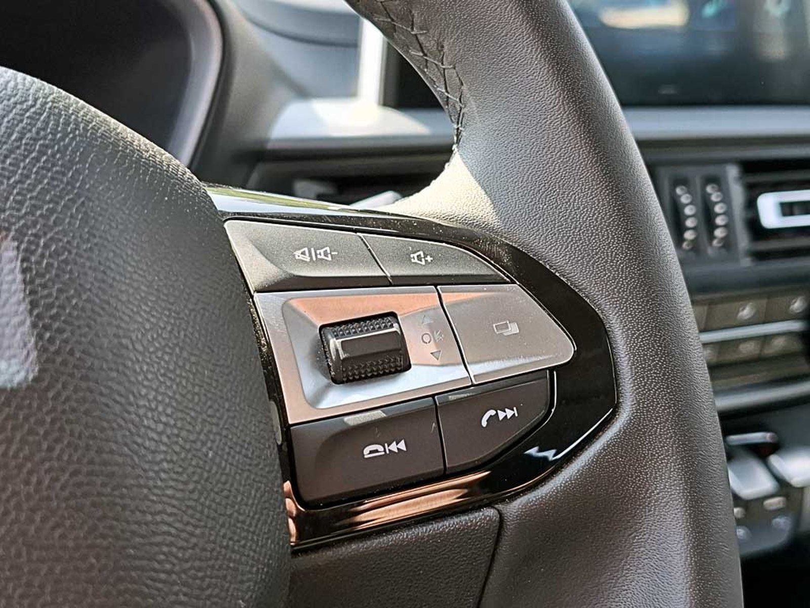 CHANGAN HUNTER (IN) 2.0 ELITE SPORT MT 4X4 DIESEL 2023 - Imagen 16 de 20