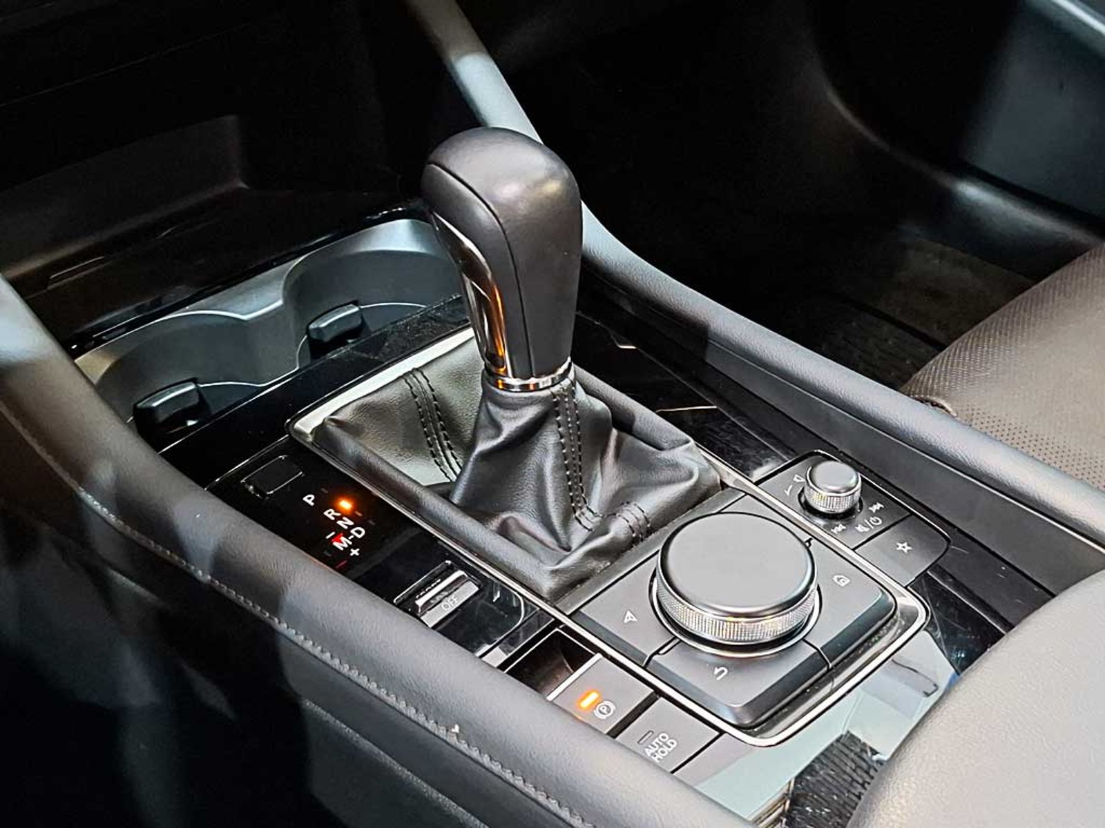 Mazda 3 SPORT 2.5 SPORT HIGH AT 2024 - Imagen 19 de 20