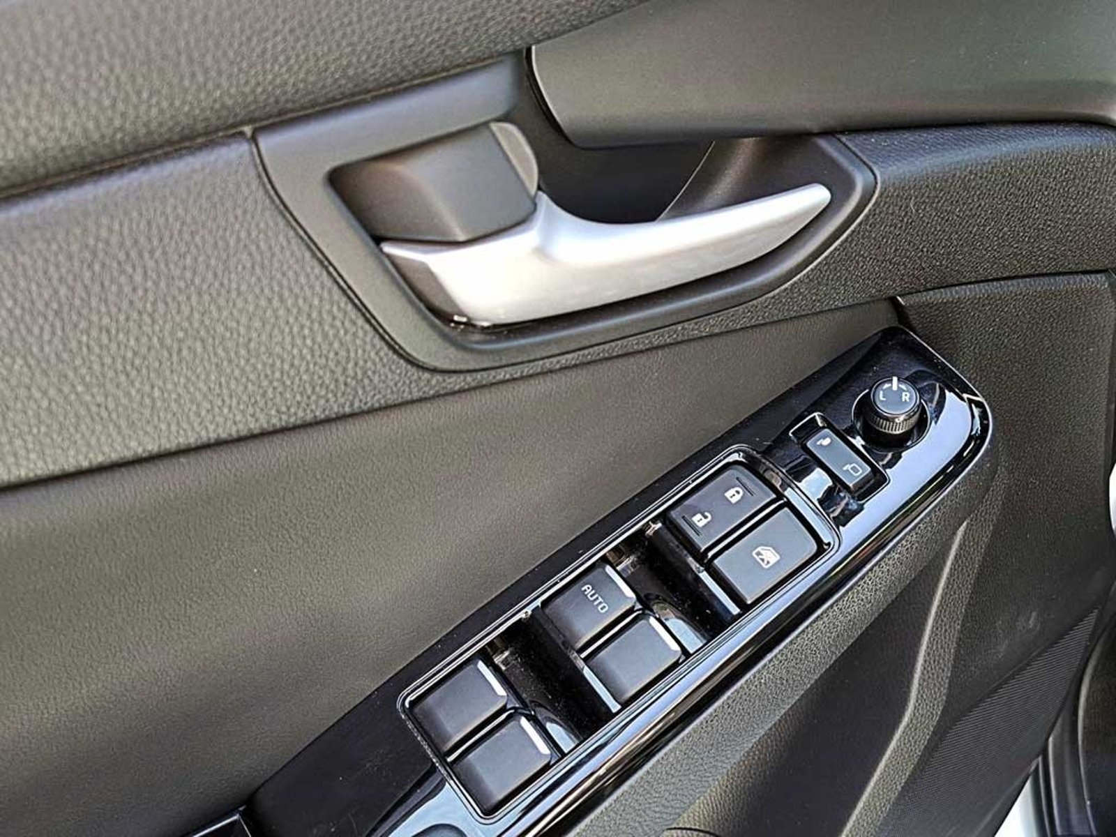 Mazda BT-50 3.0 DC HIGH PLUS AT 4X4 DIESEL 2025 - Imagen 14 de 20