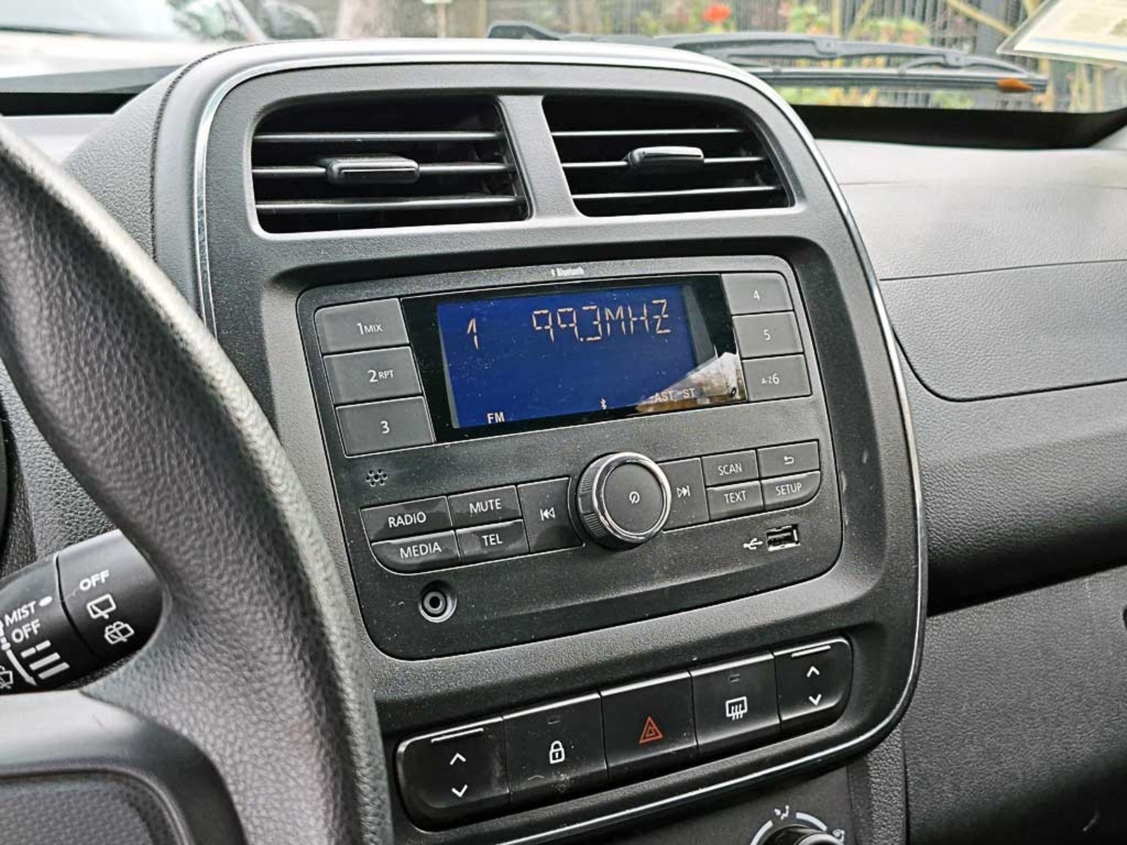 RENAULT KWID (IN) 1.0 HB INTENS MT 2024 - Imagen 17 de 19