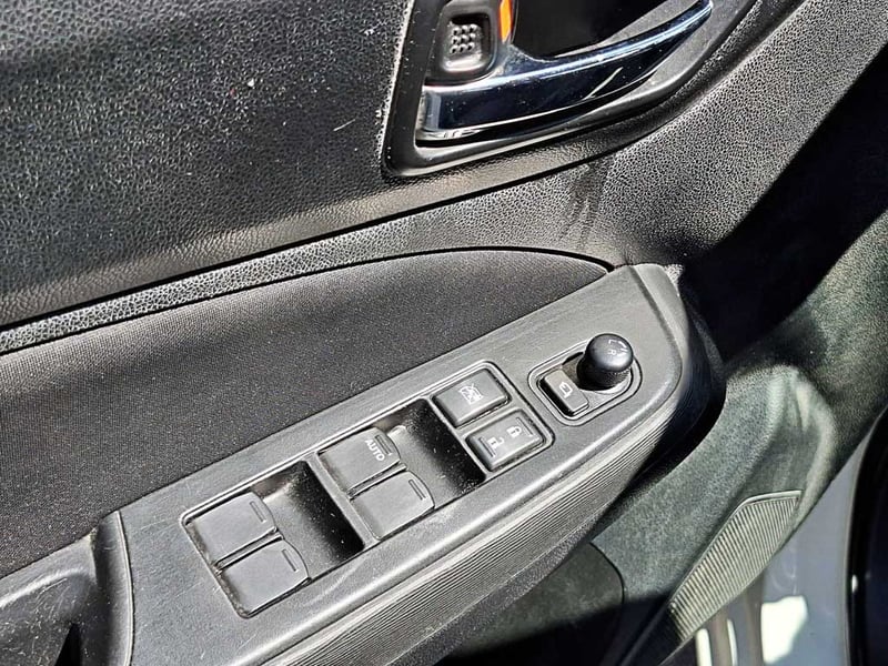 Suzuki DZIRE 1.2 GL MT 2024 - Imagen 14 de 19