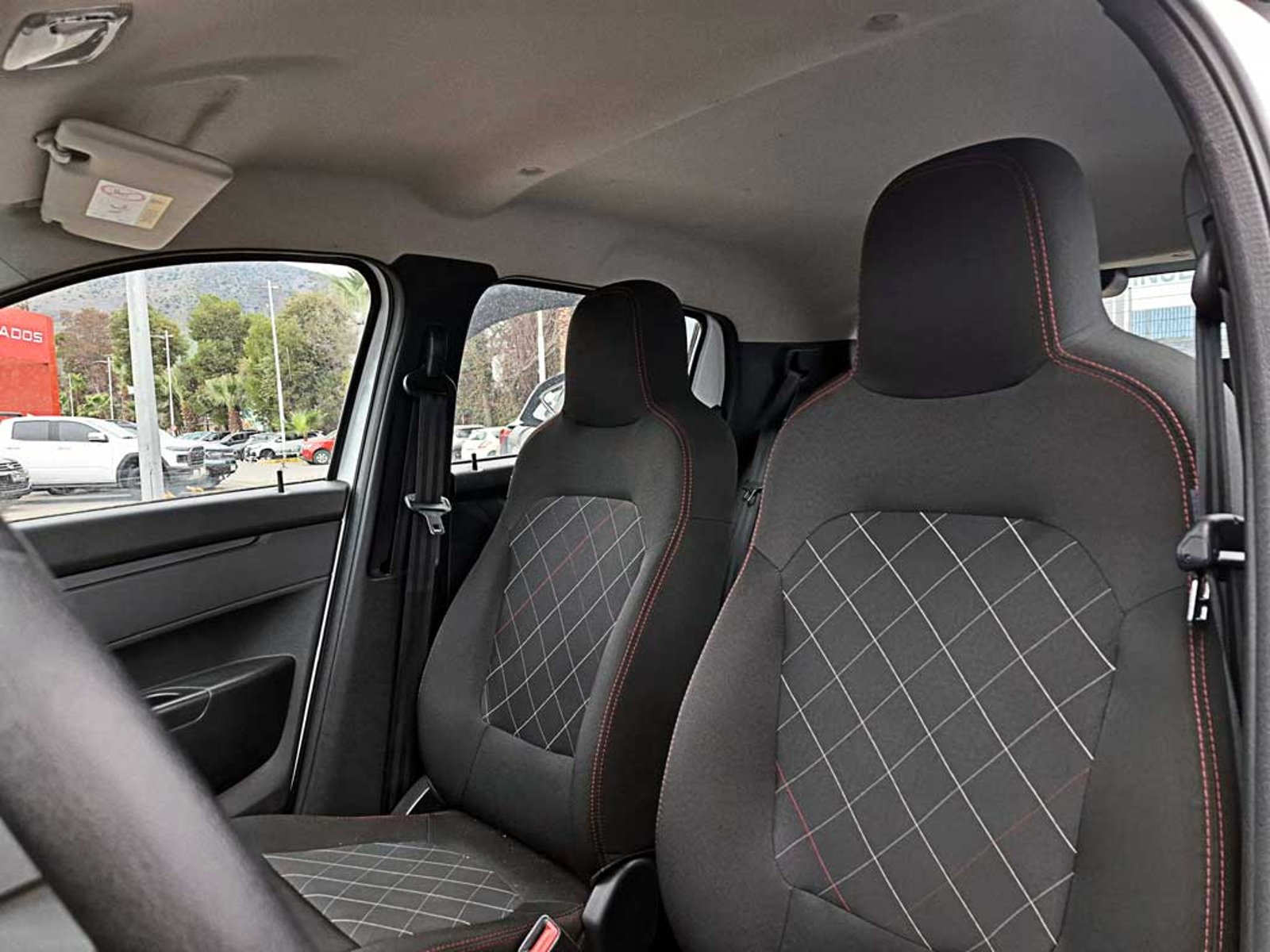 Renault KWID 1.0 HB ZEN MT 2024 - Imagen 13 de 17