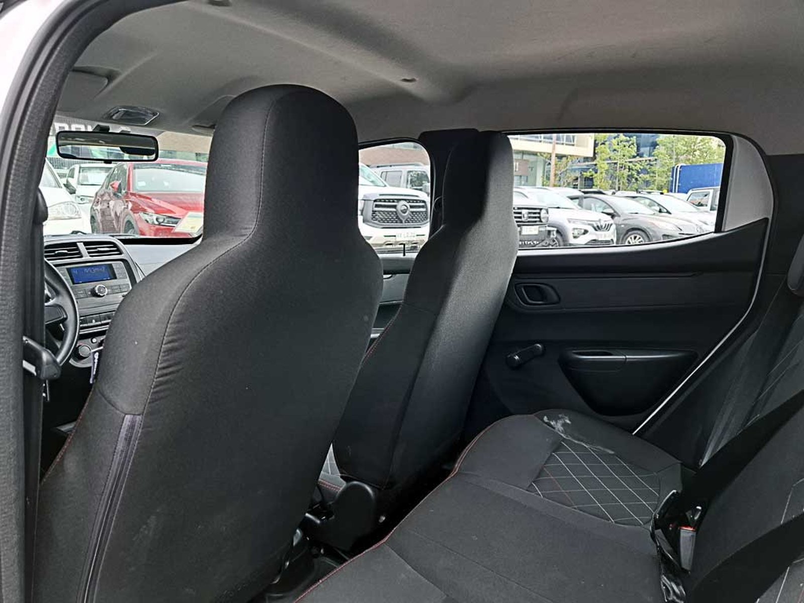 RENAULT KWID (IN) 1.0 HB ZEN MT 2024 - Imagen 13 de 19