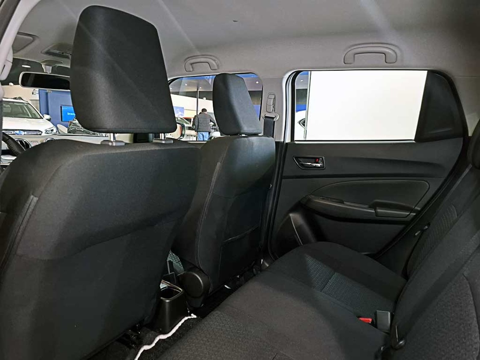 SUZUKI SWIFT 1.2 GLX PLUS AT 2023 - Imagen 13 de 20