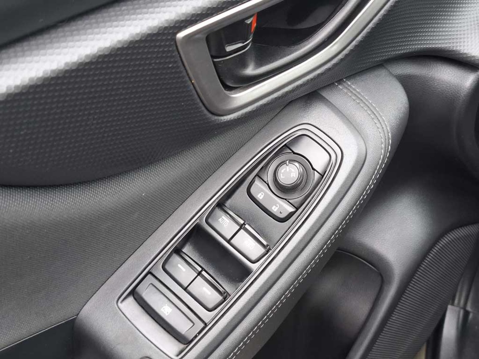 Subaru FORESTER 2.0 X AT 4X4 2024 - Imagen 15 de 20