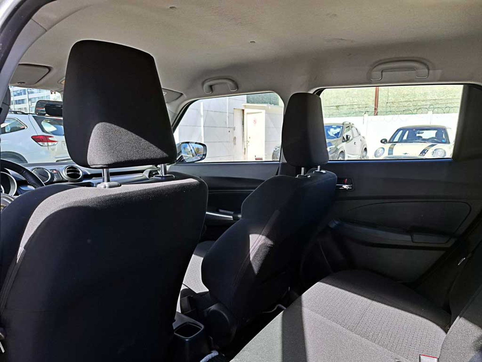 Suzuki SWIFT 1.2 GLX PLUS MT 2023 - Imagen 13 de 19