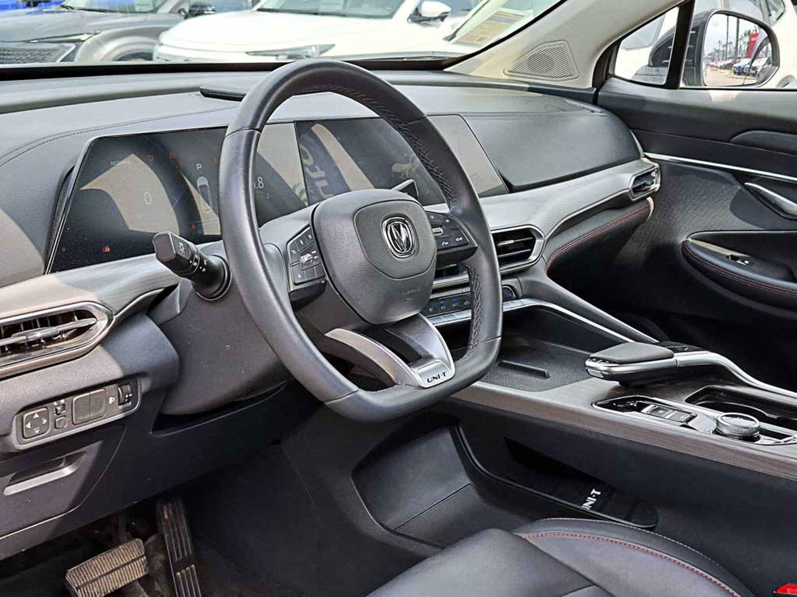 Changan UNI-T 1.5 LUXURY AT 2024 - Imagen 10 de 17
